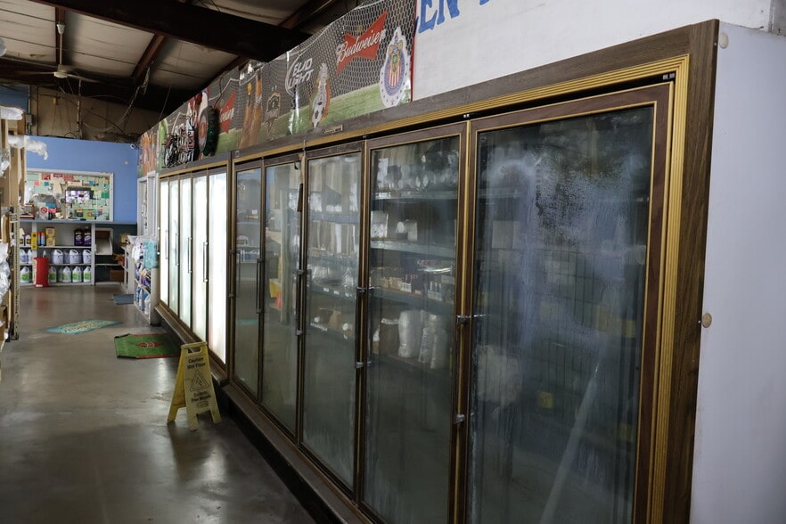 More Photos Of 2818 Fay St, Houston Industrial For Sale