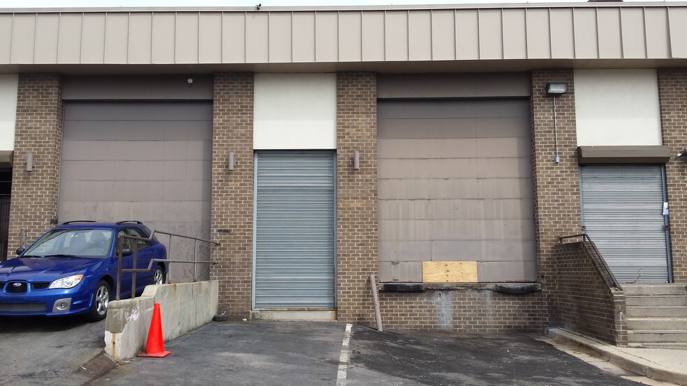 More Photos Of 8000-8032 Fernham Ln, Forestville Warehouse For Lease