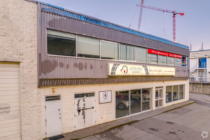 More Photos Of 8555 Cambie St, Vancouver Showroom For Lease