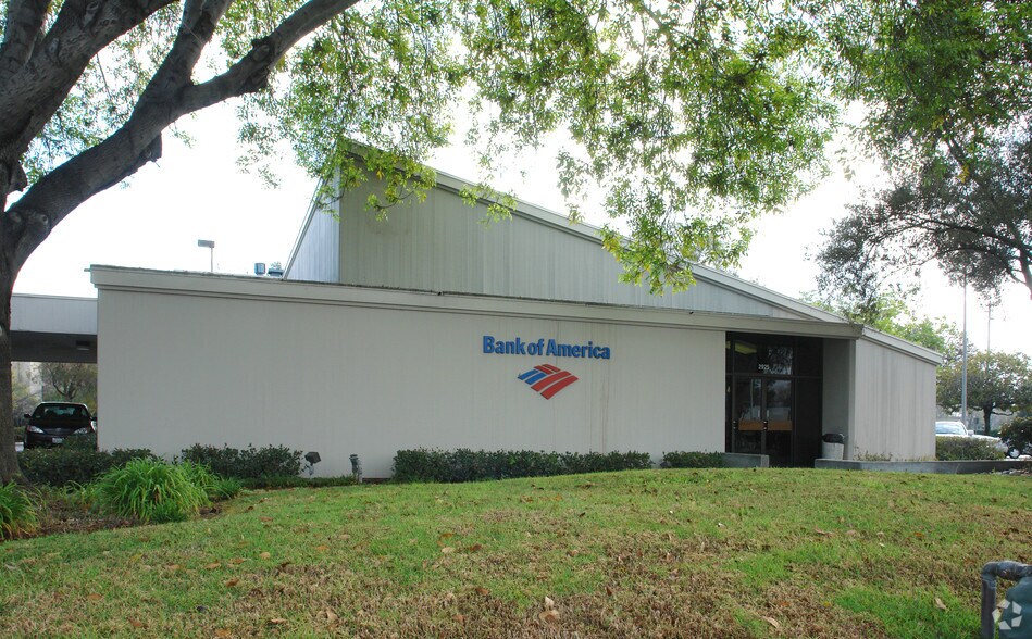 More Photos Of 2925 Scott Blvd, Santa Clara Bank For Sale
