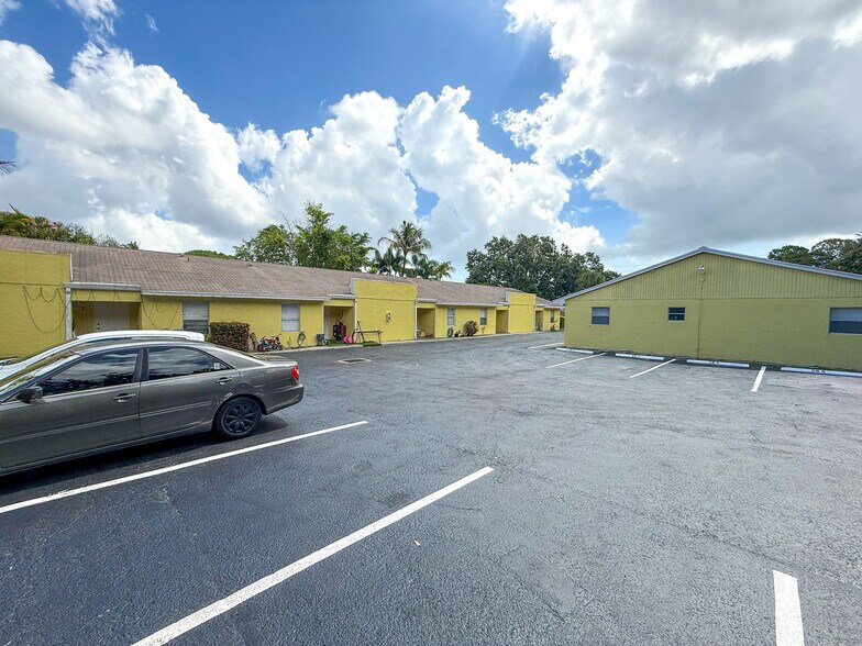 More Photos Of 17345-17355 Bush Rd, Jupiter Apartments For Sale
