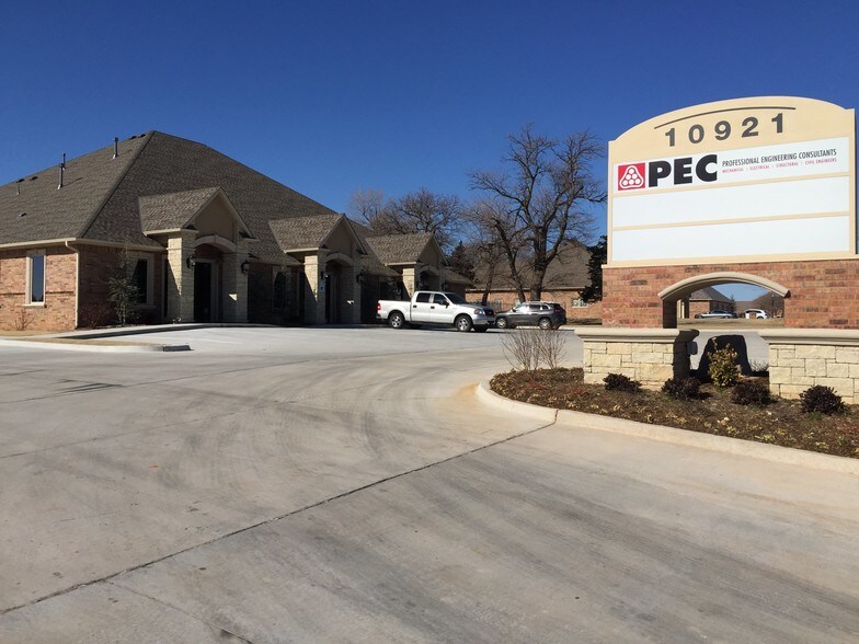 More Photos Of 10921 S Western Ave, Oklahoma City Office For Lease