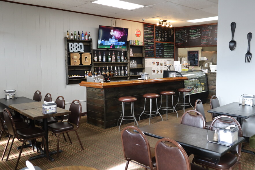 More Photos Of 125 S Main St, Burlington Restaurant For Lease