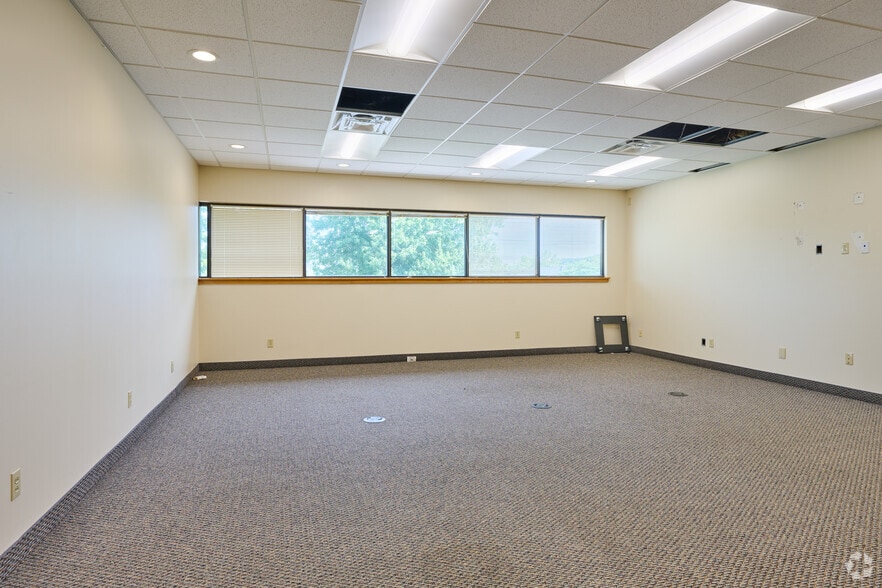 More Photos Of 1170 Pittsford-Victor Rd, Pittsford Office For Sale