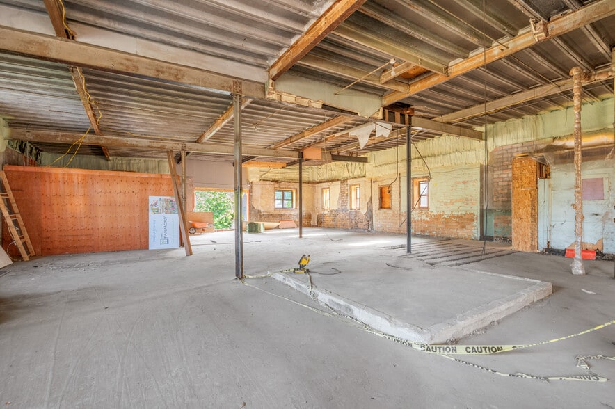 More Photos Of 815 Chicago St, Green Bay Industrial For Sale