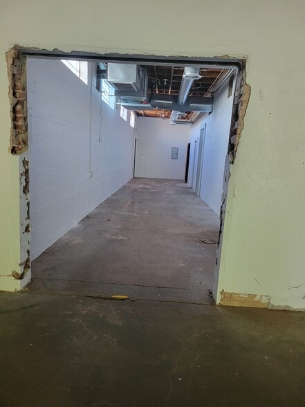More Photos Of 2412-2414 N Robinson Ave, Oklahoma City Storefront Retail Office For Lease