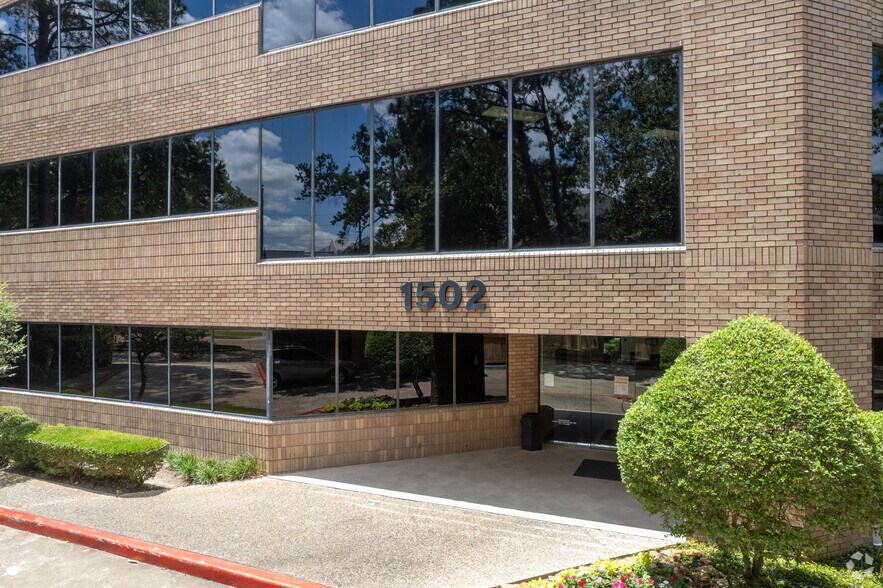 More Photos Of 1502 Augusta Dr, Houston Office For Lease