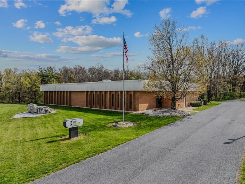 More Photos Of 204 Sand Mine Rd, Berkeley Springs Flex For Sale