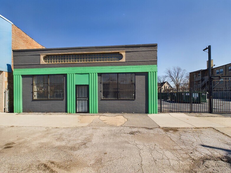 More Photos Of 6743-6753 S Western Ave, Chicago Auto Dealership For Lease