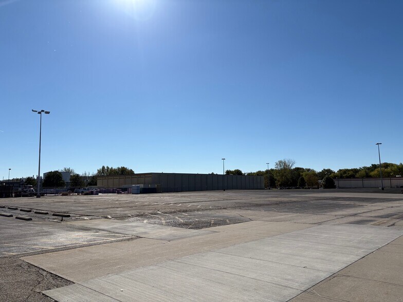 More Photos Of 20 S Van Buren Ave, Barberton Land For Lease