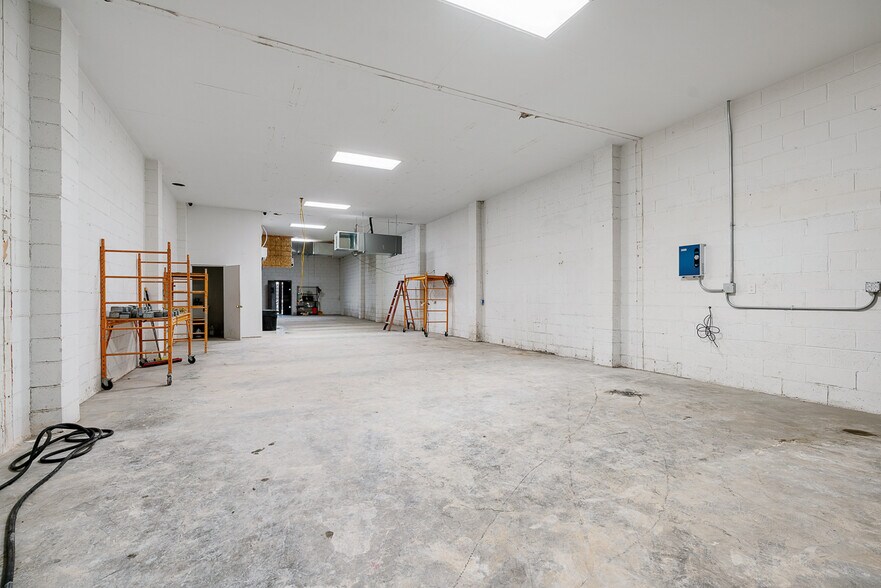 More Photos Of 123 N Long Beach Blvd, Compton Storefront Retail Office For Sale