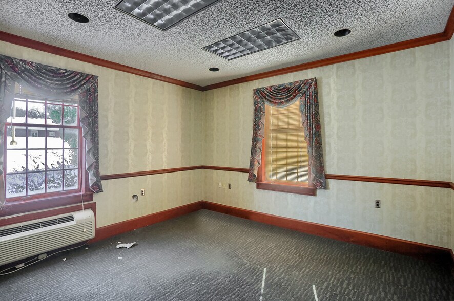 More Photos Of 3210 Wilmington Rd, New Castle Bowling Alley For Sale