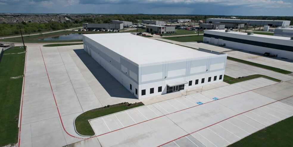 More Photos Of 8223 Parkside Ave, Baytown Warehouse For Lease