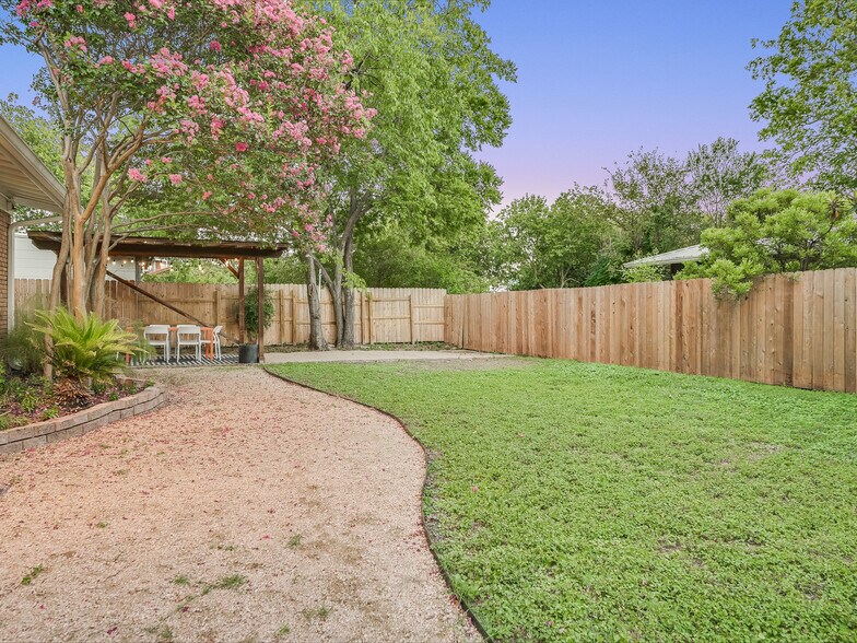 More Photos Of 2117 Shoalmont Dr, Austin Office Residential For Sale