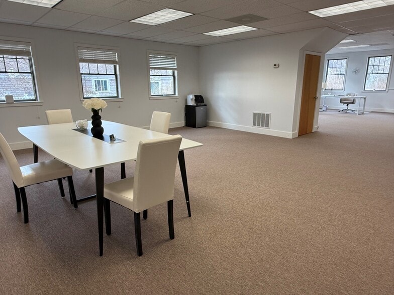 More Photos Of 178-180 Teaticket Hwy, East Falmouth Storefront Retail Office For Lease