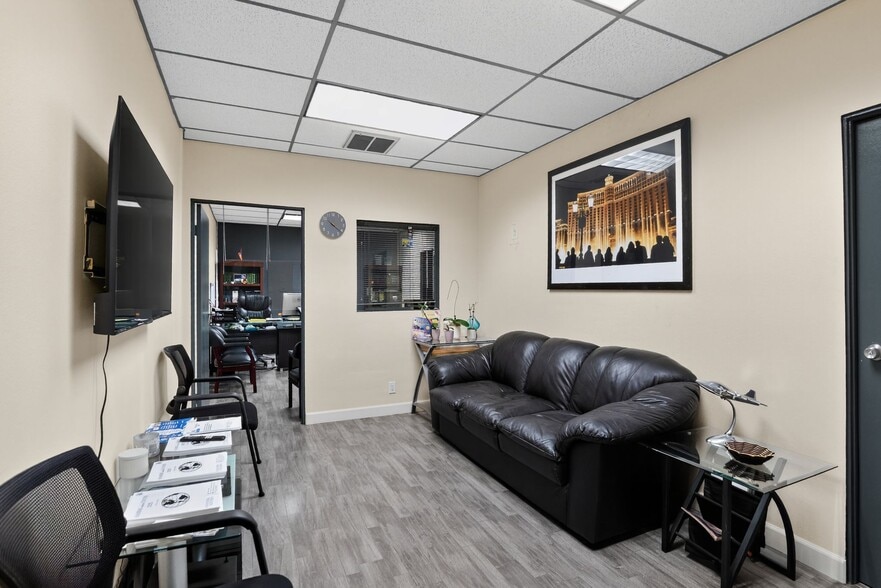 More Photos Of 815 S Central Ave, Glendale Office For Sale