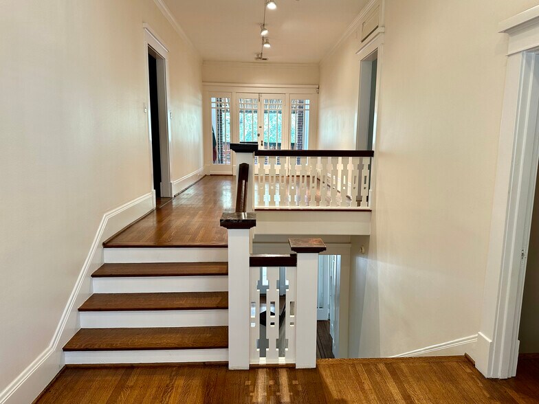 More Photos Of 4515 Yoakum Blvd, Houston Office For Sale