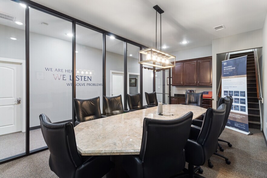 More Photos Of 750 William D Fitch Pky, College Station Loft Creative Space For Lease