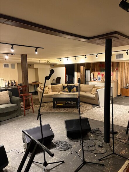 More Photos Of 22-28 S Main St, Doylestown General Retail For Lease