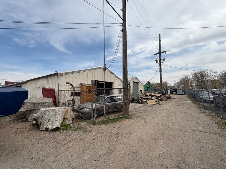More Photos Of 4893-4895 Washington St, Denver Warehouse For Lease