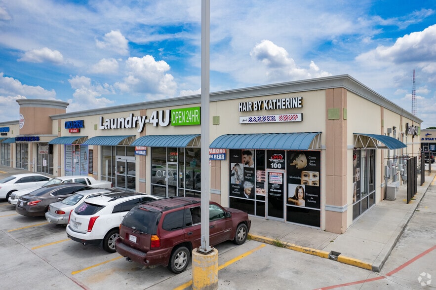 More Photos Of 11078 Veterans Memorial Dr, Houston General Retail For Lease