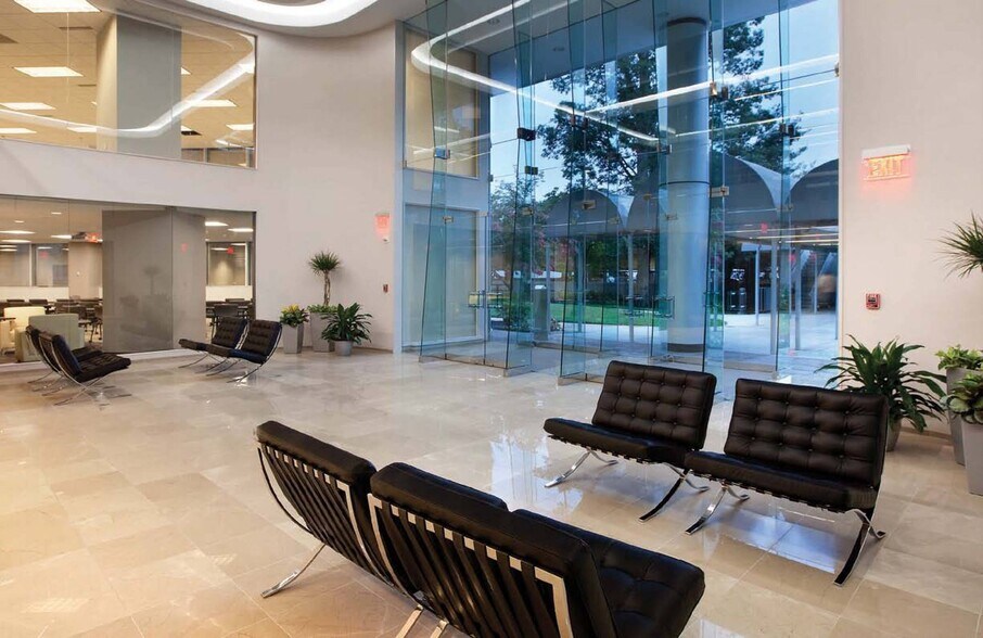 More Photos Of 8609 Westwood Center Dr, Vienna Office For Lease