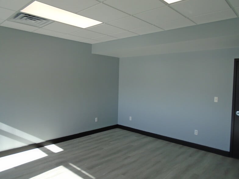 More Photos Of 473 Broadway, Bayonne Office For Lease