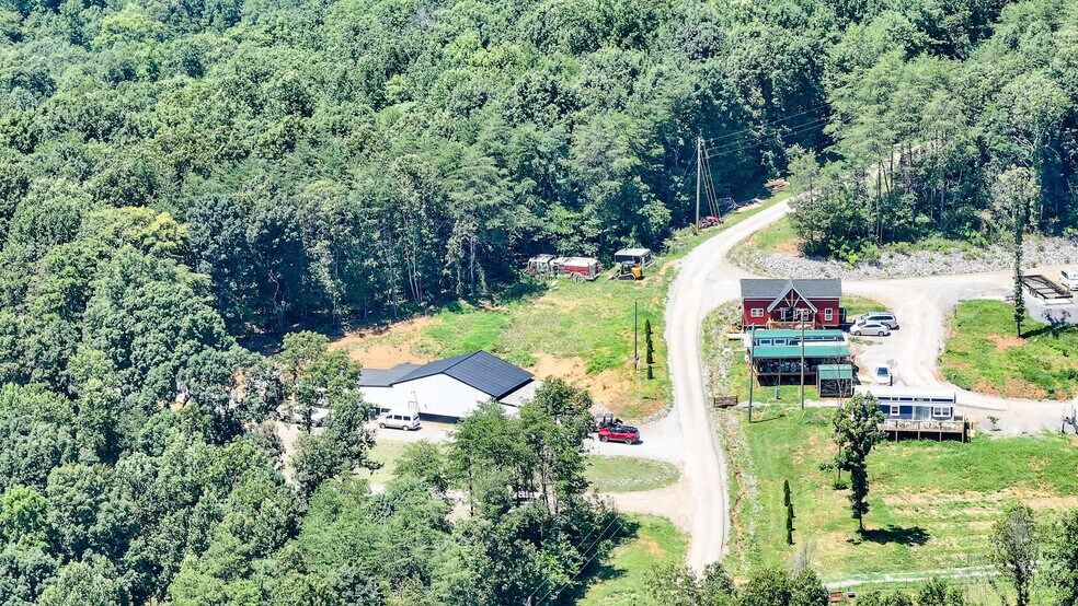 More Photos Of 180 Lakeland Ridge Rd, Bean Station Specialty For Sale