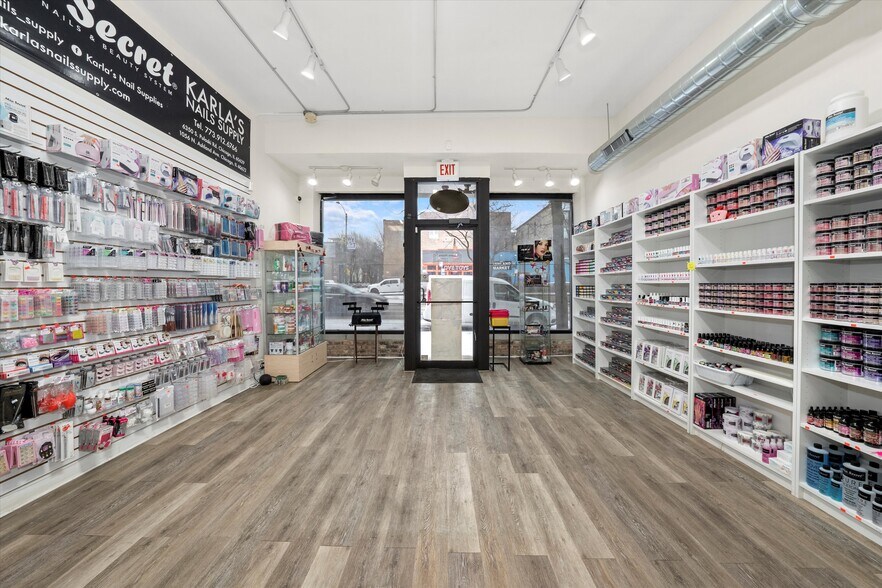 More Photos Of 1056 N Ashland Ave, Chicago Storefront Retail Residential For Lease