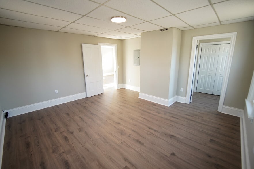 More Photos Of 5 Oak St, Middleborough Apartments For Sale