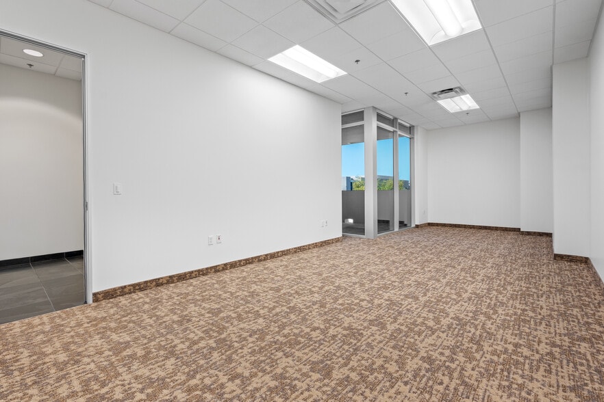 More Photos Of 13847 N Northsight Blvd, Scottsdale Office For Lease