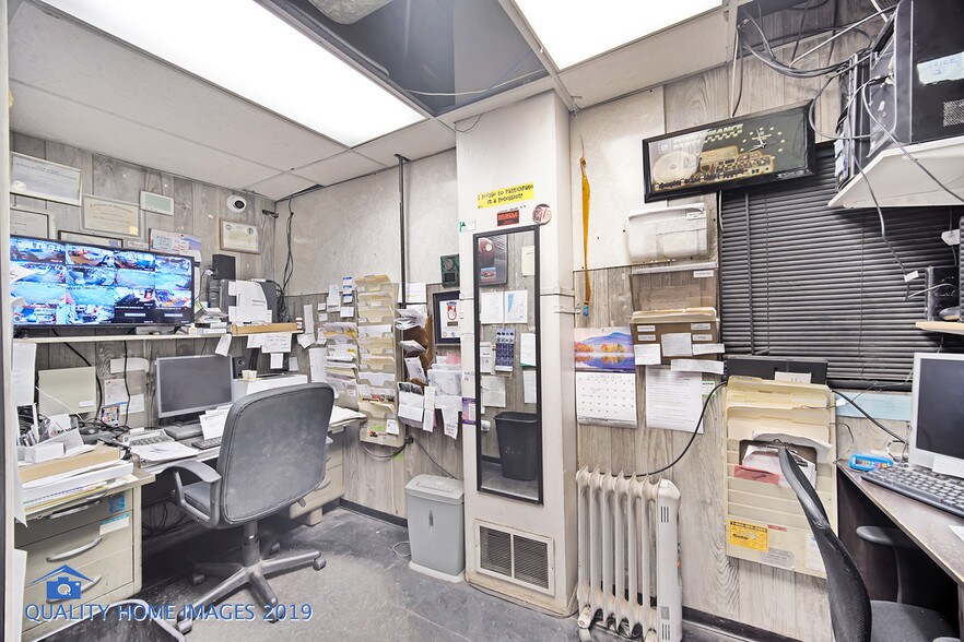 More Photos Of 6859 S Damen Ave, Chicago Auto Repair For Sale