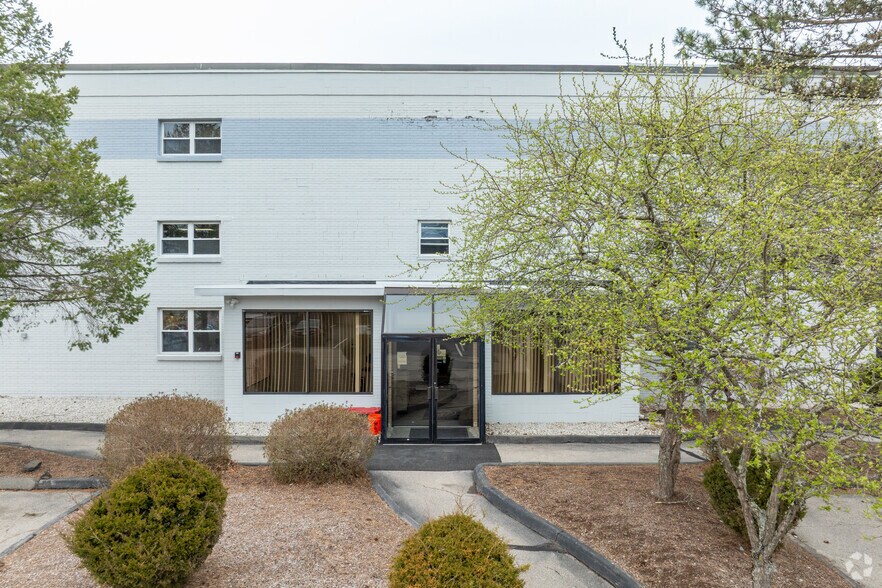 More Photos Of 25 Commercial Dr, Wrentham Light Manufacturing For Lease