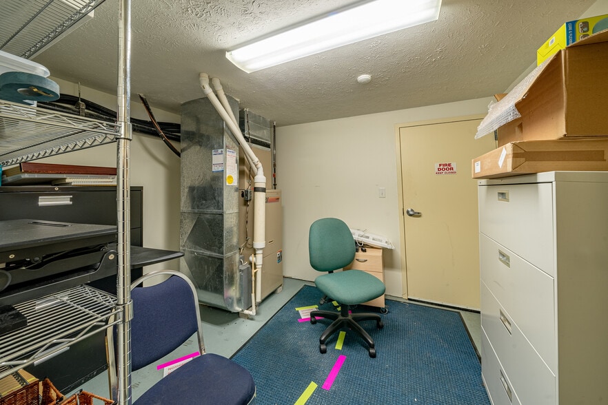 More Photos Of 353 Island Cottage Rd, Rochester Medical For Lease