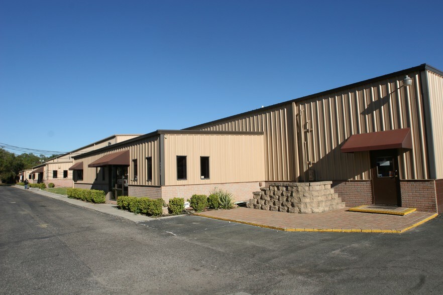 More Photos Of 4902 S 16th Ave, Tampa Warehouse For Lease