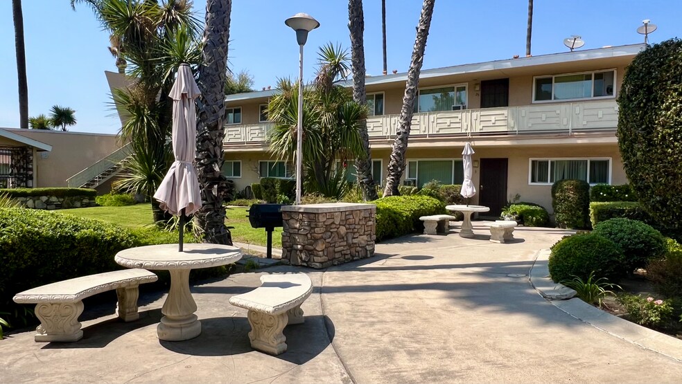 More Photos Of 315 S Bedford Rd, Orange Apartments For Sale