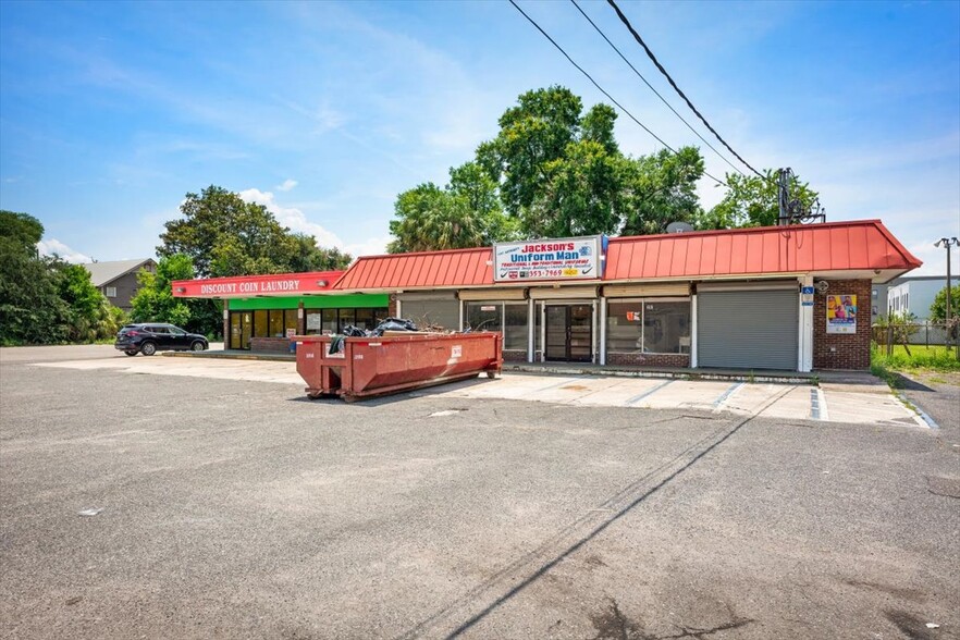 More Photos Of 20 E 9th St, Jacksonville Freestanding For Lease