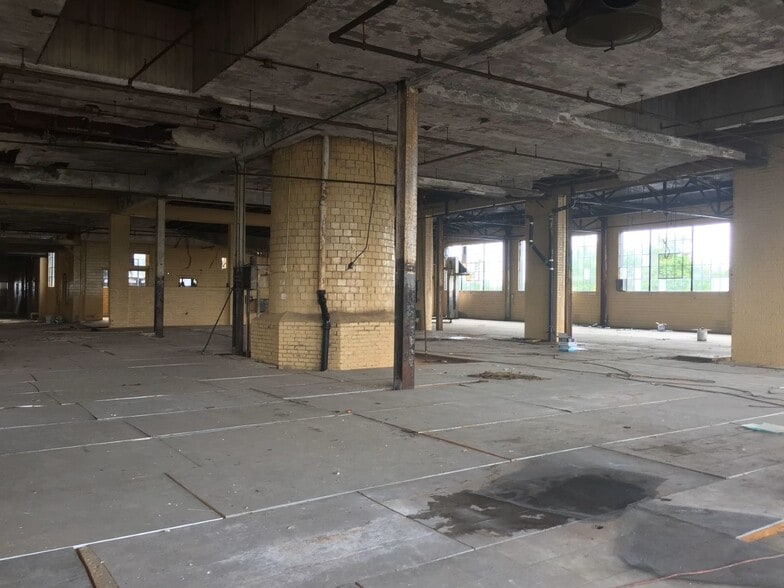 More Photos Of 2427-2435 W York St, Philadelphia Manufacturing For Sale