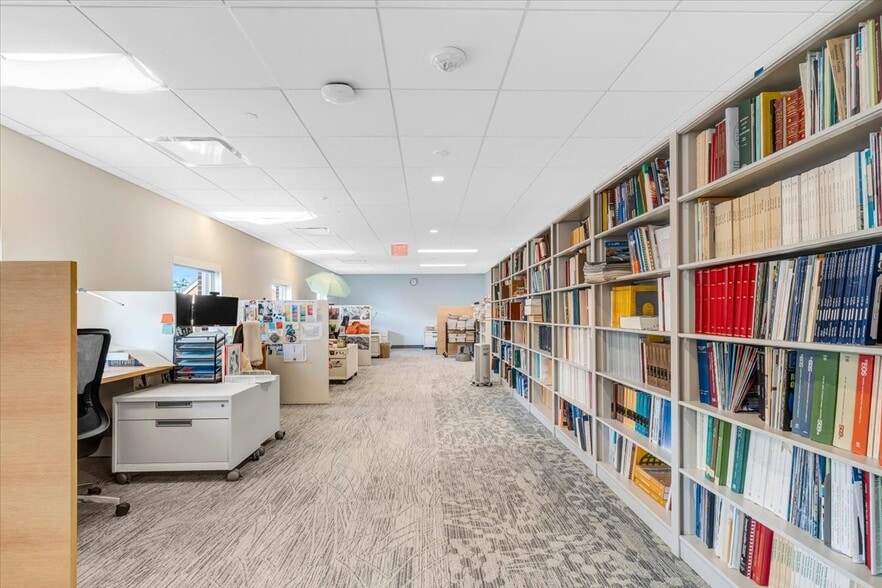 More Photos Of 4220 King St, Alexandria Office For Sale