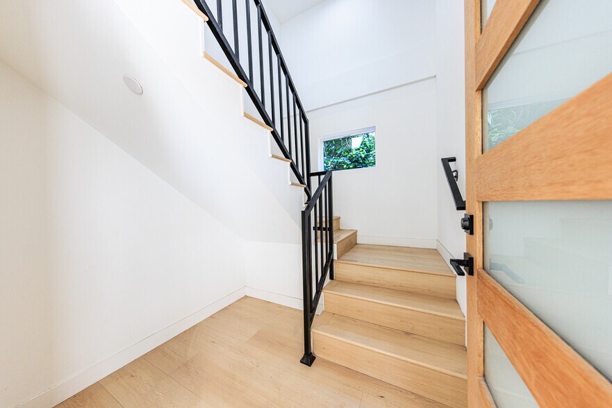 More Photos Of 2847 S Victoria Ave, Los Angeles Multifamily For Sale