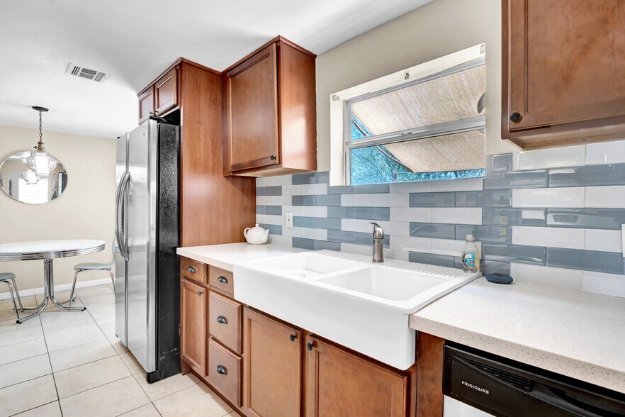 More Photos Of 712 E Pierce St, Phoenix Multifamily For Sale