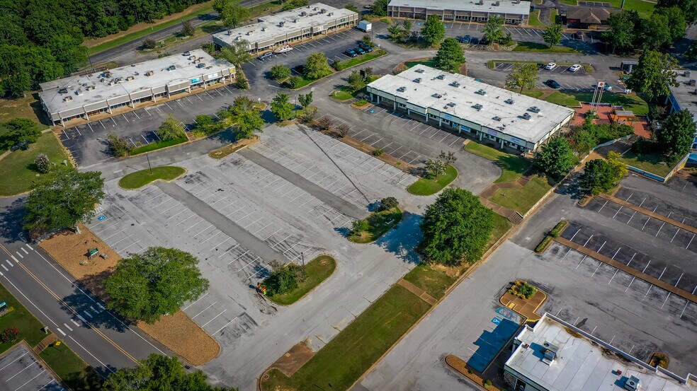More Photos Of 120 Village Pl, Fairfield Bay Storefront For Sale