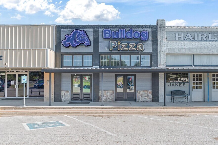 More Photos Of 111 NE Front St, Edgewood Storefront For Sale