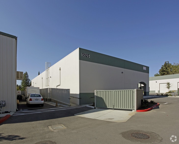 More Photos Of 5925 Jetton Ln, Loomis Warehouse For Lease