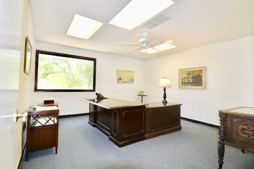 More Photos Of 2909 Lackland Rd, Fort Worth Medical For Lease