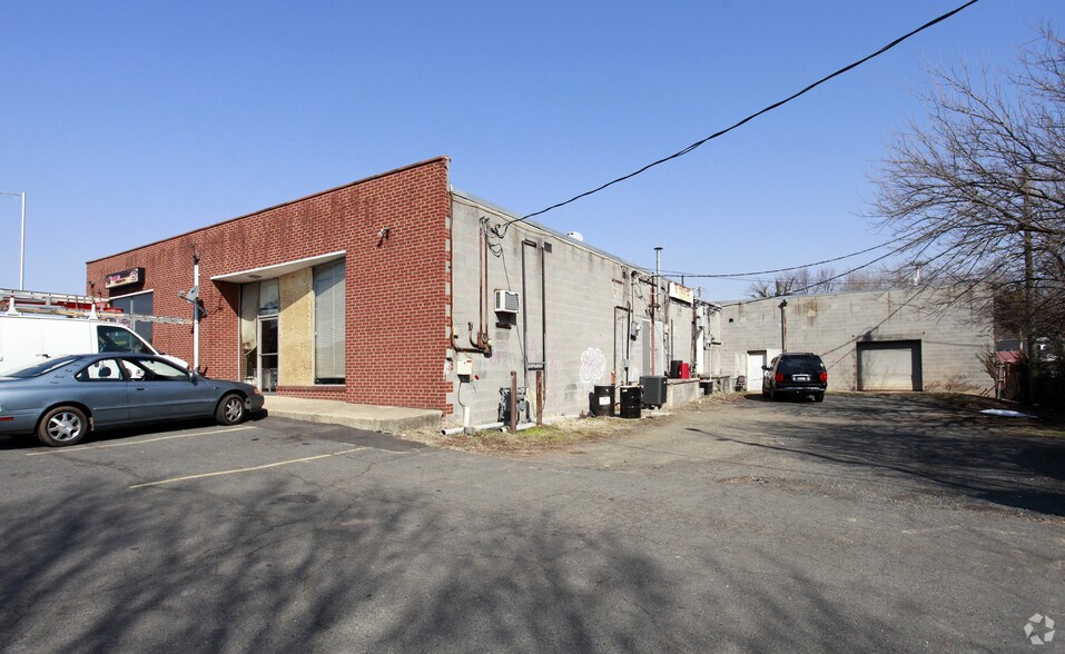 More Photos Of 9013-9015 Centreville Rd, Manassas Unknown For Lease