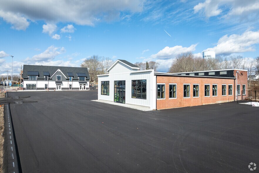 Primary Photo Of 92 Granite St, Westerly Restaurant For Lease