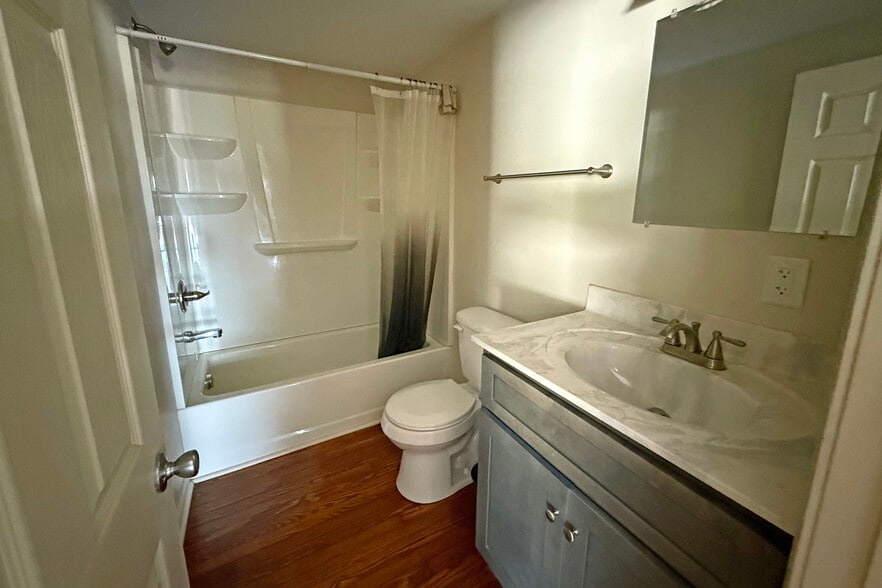 More Photos Of 103 N High St, Franklin Office Residential For Sale