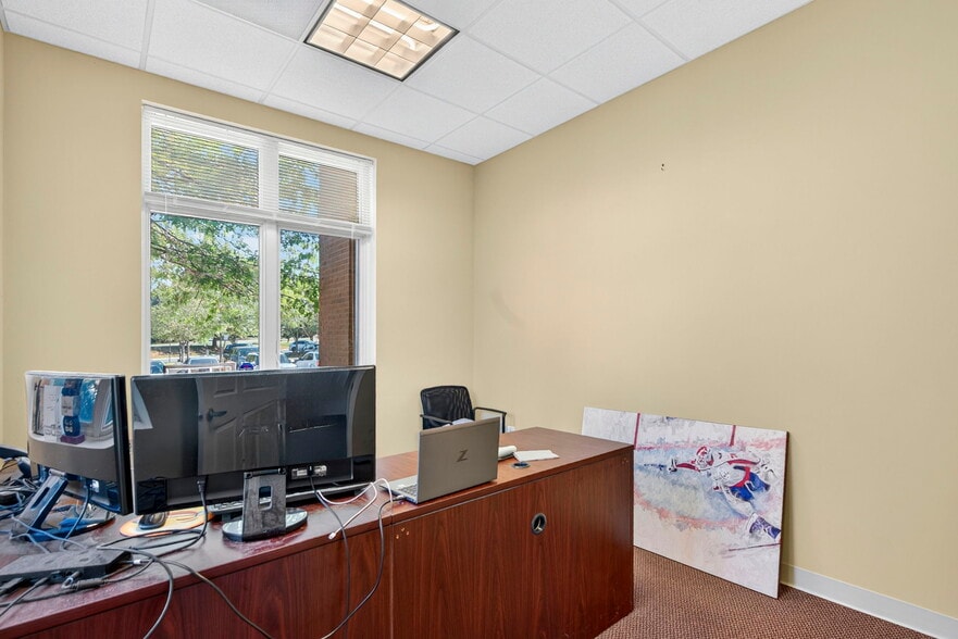 More Photos Of 46165 Westlake Dr, Sterling Medical For Sale