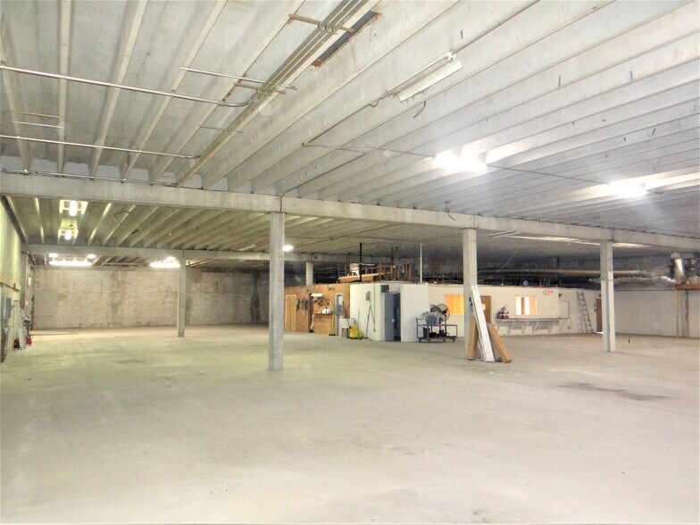 More Photos Of 245 SW 33rd St, Fort Lauderdale Warehouse For Lease